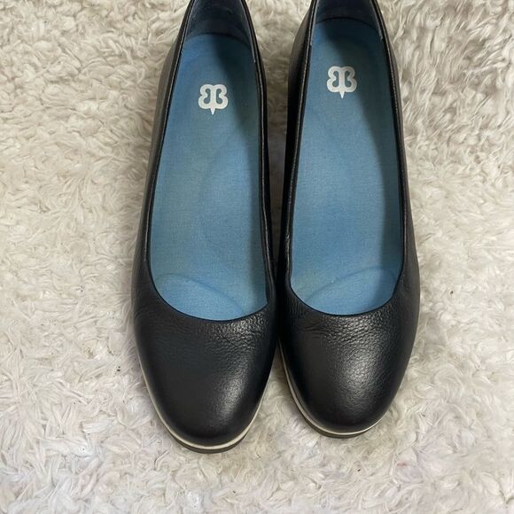 Betabrand All Weather Leather Black & White piping slip on wedge shoes SZ9 - Picture 8 of 11